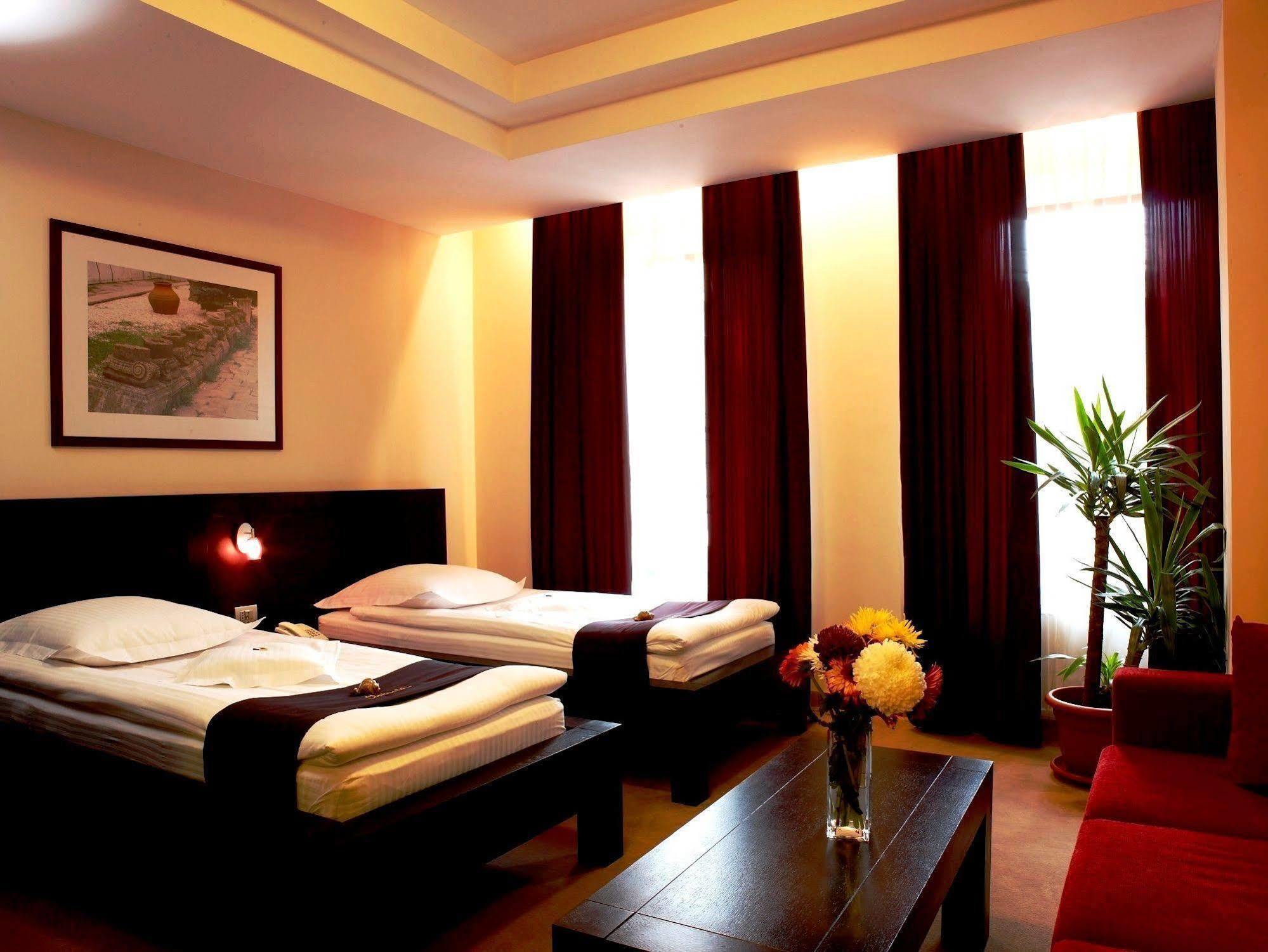 Hotel Cherica Констанца Екстериор снимка